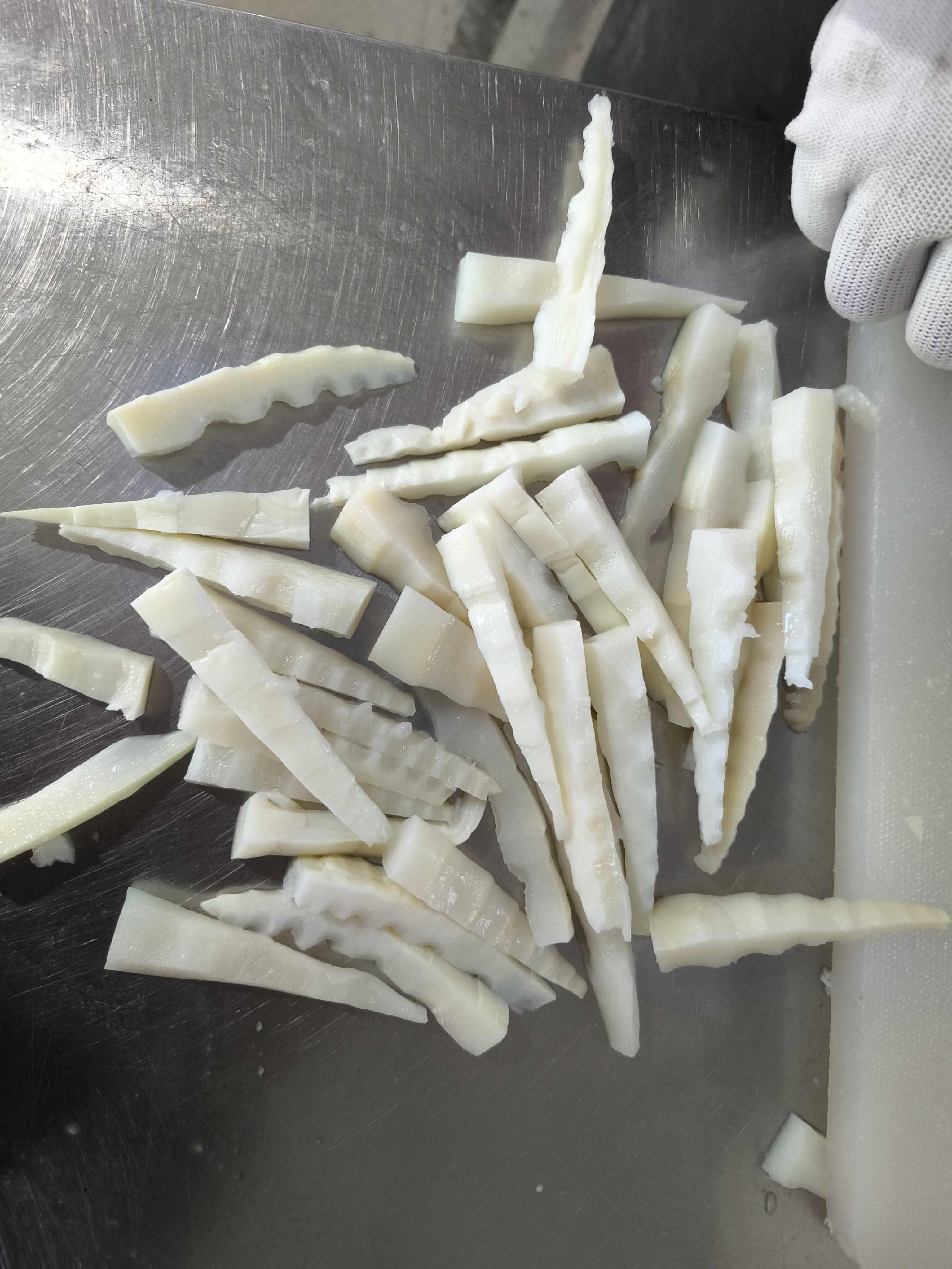 新鲜笋尖，手工笋尖无任何杂质去掉老头全嫩，大小均匀。
