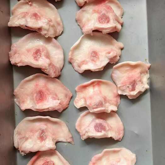 临沂精修金钱 烧烤佳品一箱四板，700片左右