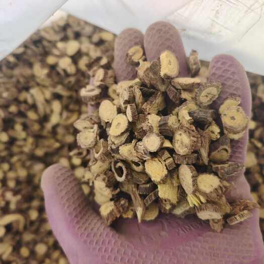 陇西县甘草，产地巴基斯坦。俄罗斯，黄心，甘甜，天热解暑。