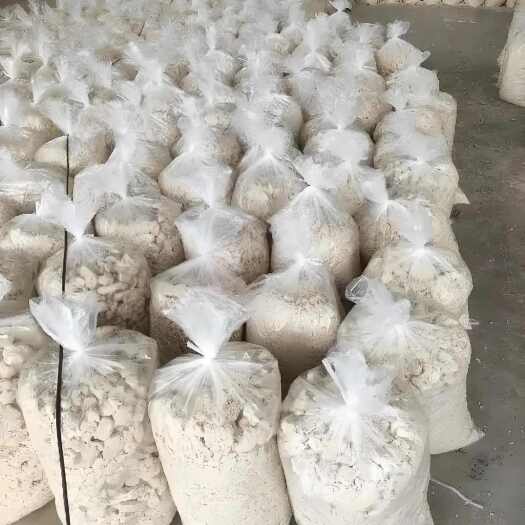 武冈市常年供应新鲜全手工熟豆渣，发酵豆渣等，货源充足稳定，