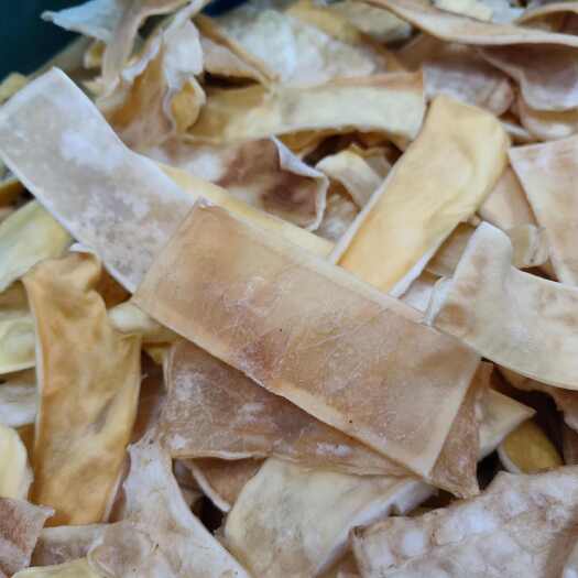 临沂烘干牛皮，褪毛干净经过高温烘干