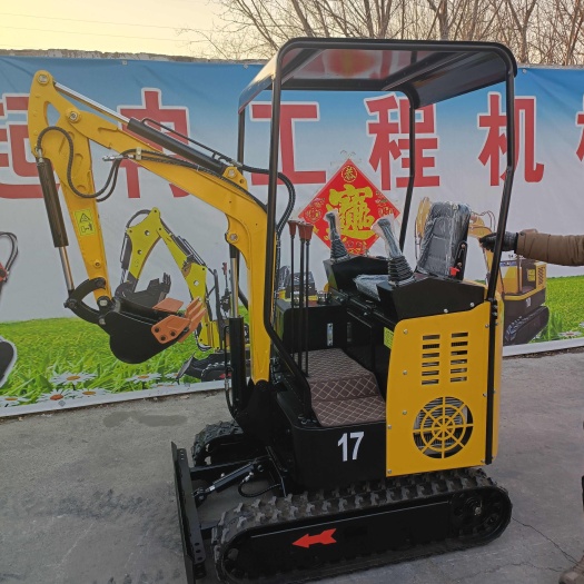 小型挖掘機(jī) 果園大棚工程破碎拆除！山地開荒修路挖土挖坑