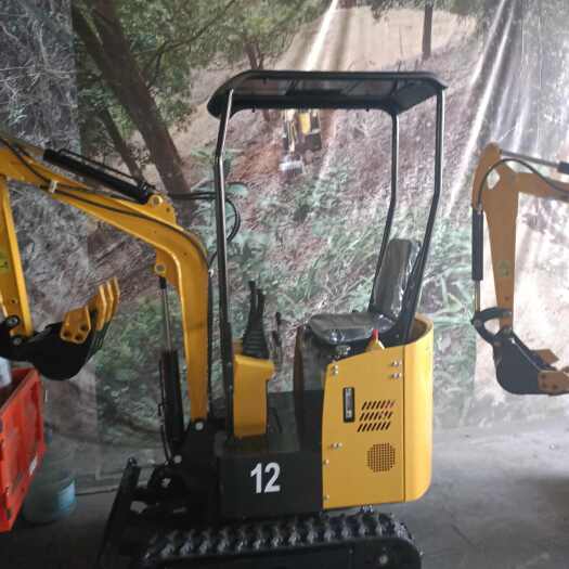 济宁多功能小型挖掘机 果园大棚农用家用工程工地市政绿化园林建设！