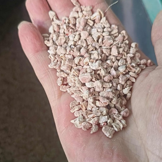 平罗县玉米芯垫料颗粒，玉米芯细粉
