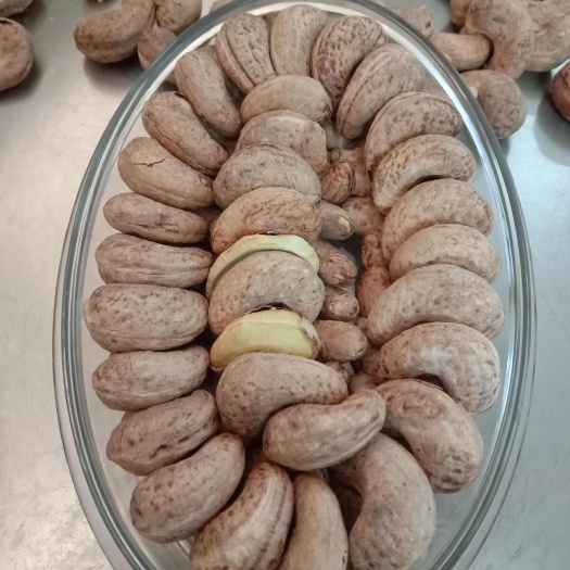 东兴市腰果（今年新货，香脆可口，吃了还想吃）