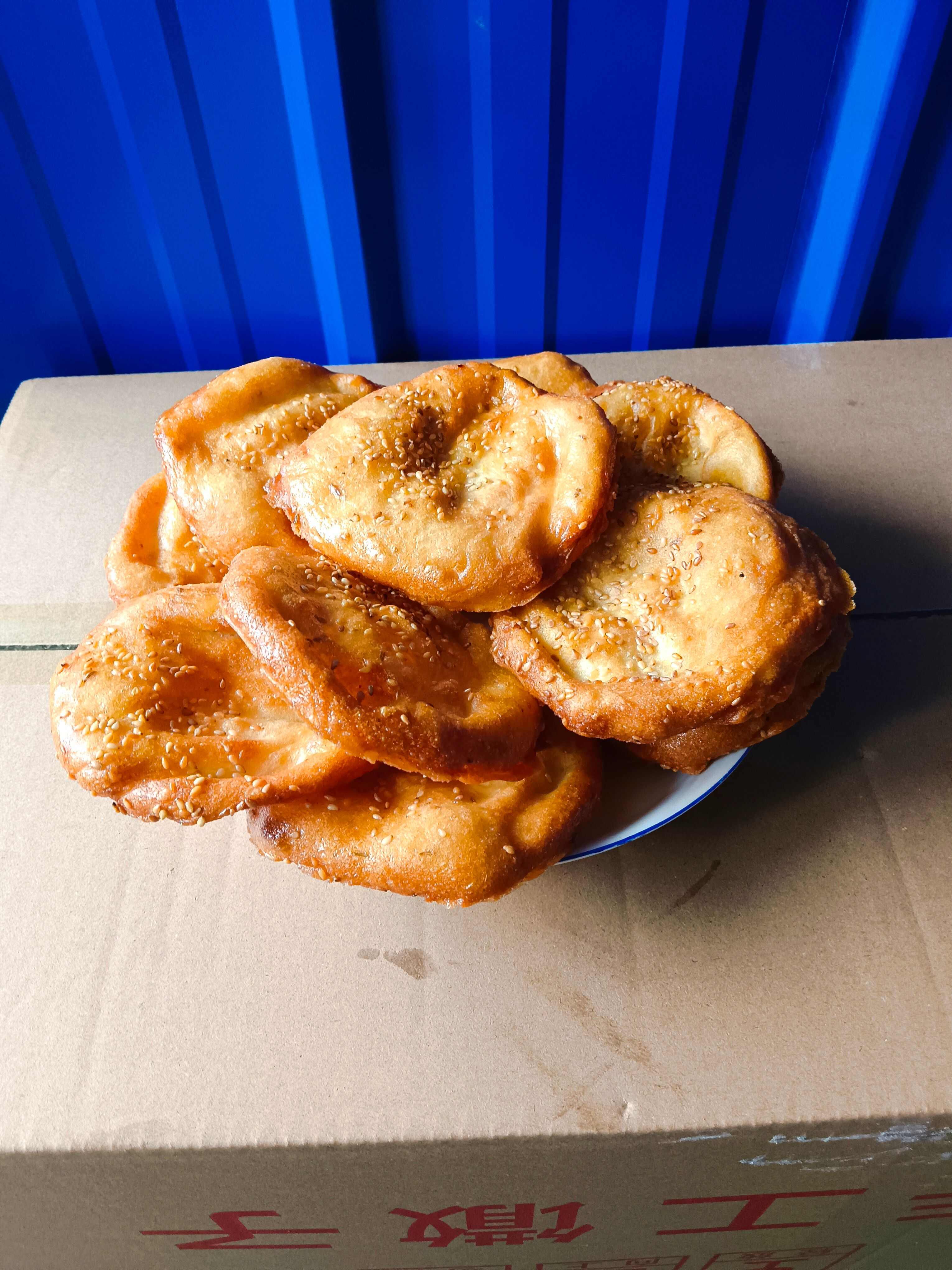 油炸芝麻小烧饼，饭店，火锅店.超市.农贸市场.厂家直销