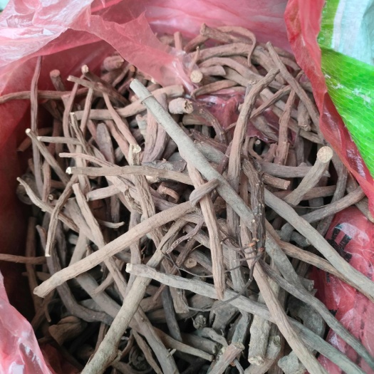 菏泽芍药根干货量大量小都可以