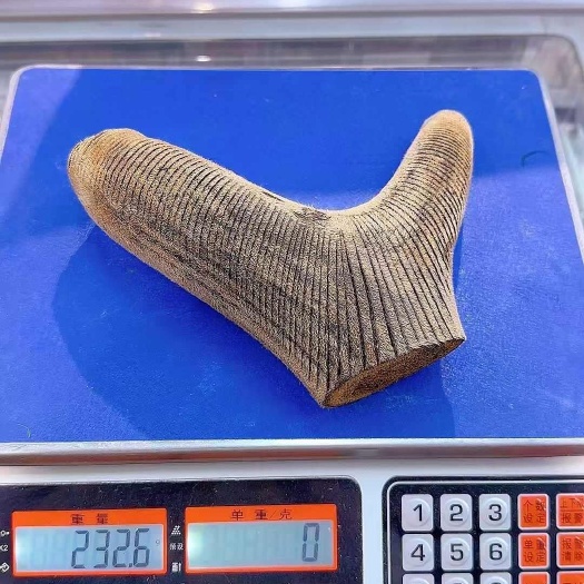 抚松县干鹿茸，整根的，大量供货