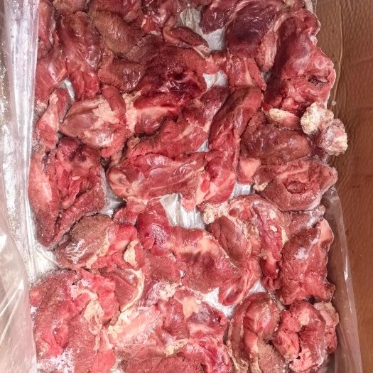 郑州国产纯干牛碎肉大块牛肉纯瘦适合卤煮 顿做馅烧烤穿串各种餐