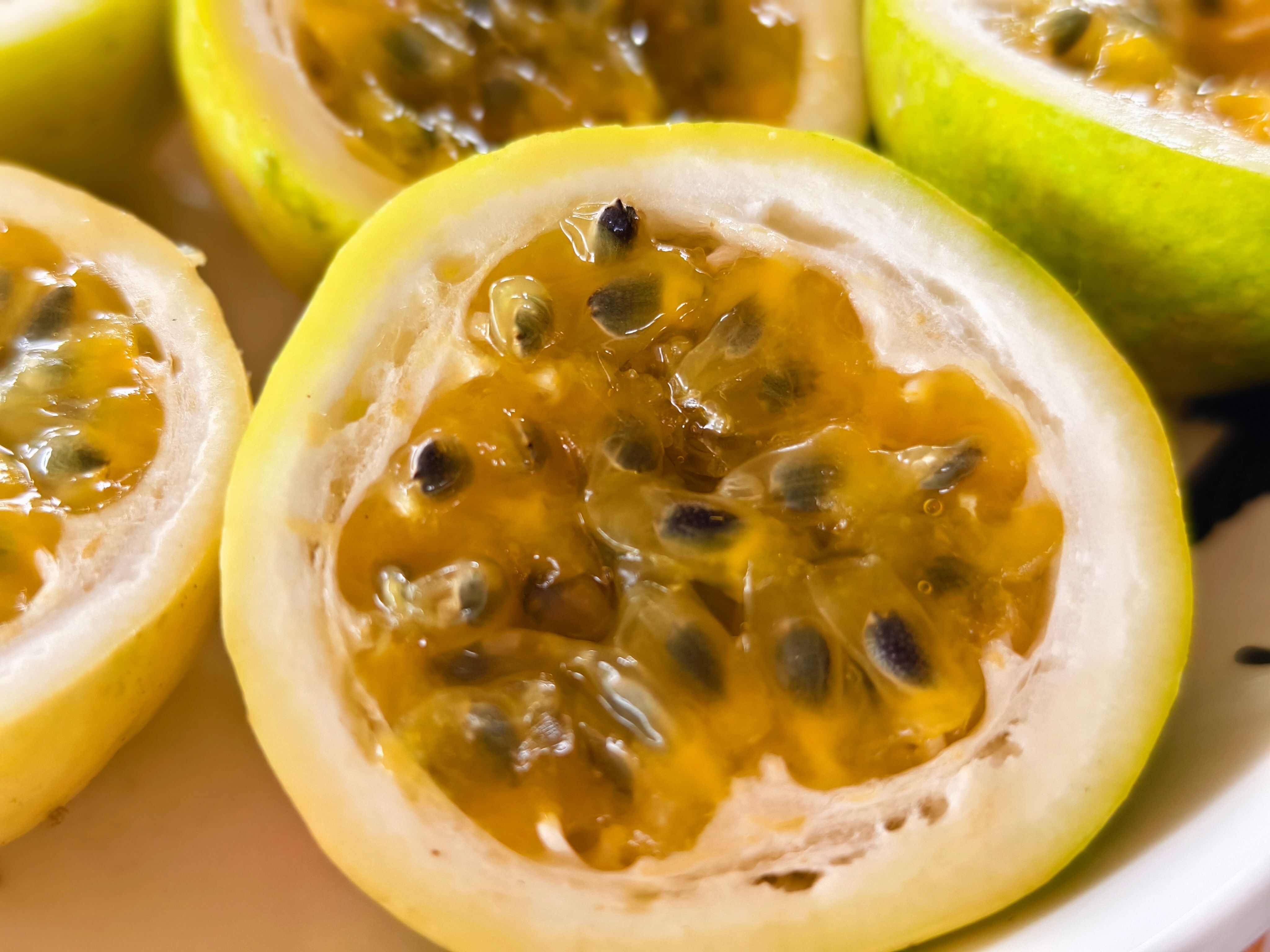 广东清远黄金百香果钦蜜九号新鲜现摘