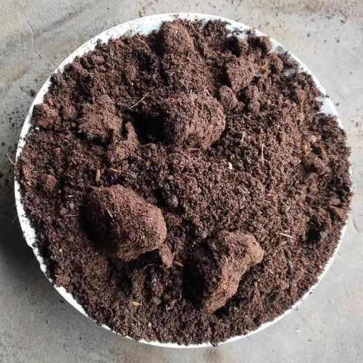 养殖场大量风干牛粪 发酵有机肥料农家肥种菜种花水果茶叶喂蚯蚓
