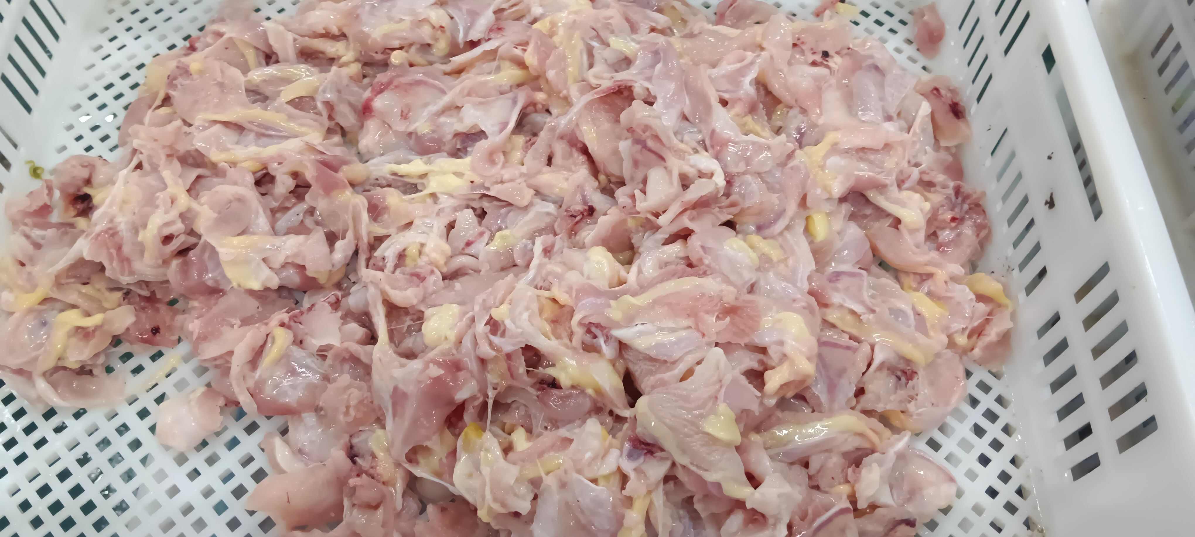 带骨胸碎肉，带肉多，养殖可以用，里边有三角骨