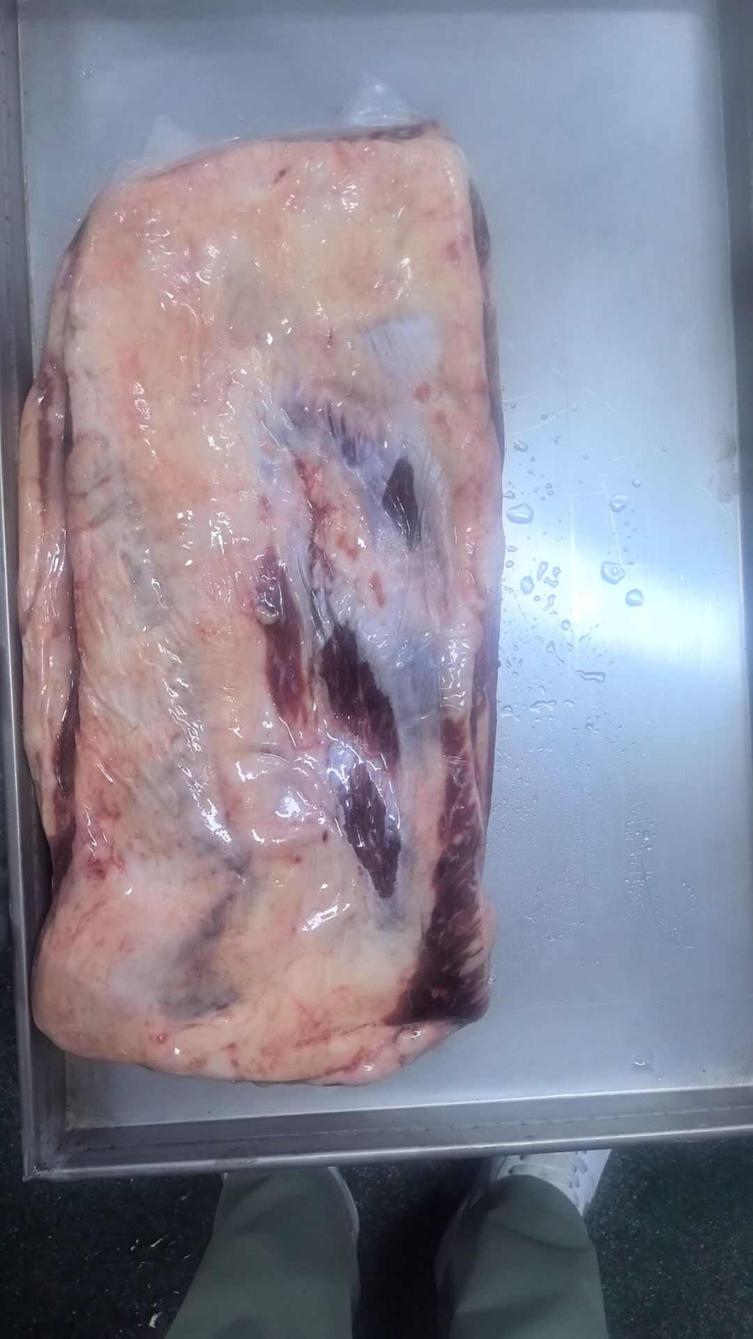 安格斯后胸肥牛  谷饲200天。