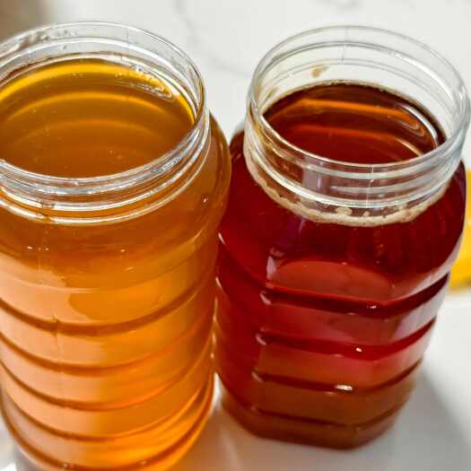 乡宁县农家槐花蜜一斤起售，1斤30元是两斤装55