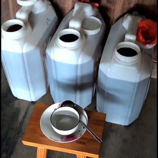 三江县农户自家的山茶油