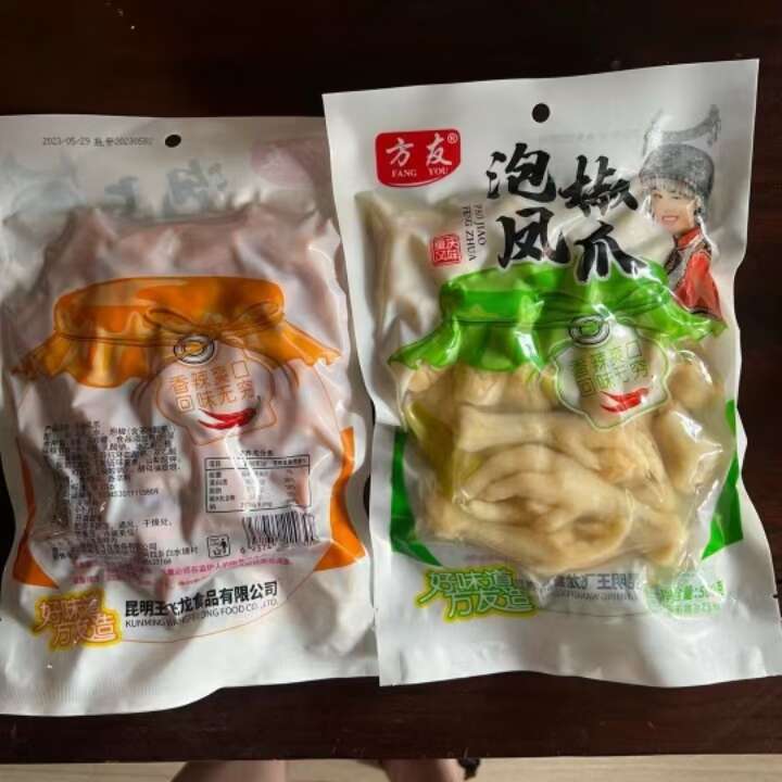 方友凤爪泡卤和泡椒两个口味追剧小零食