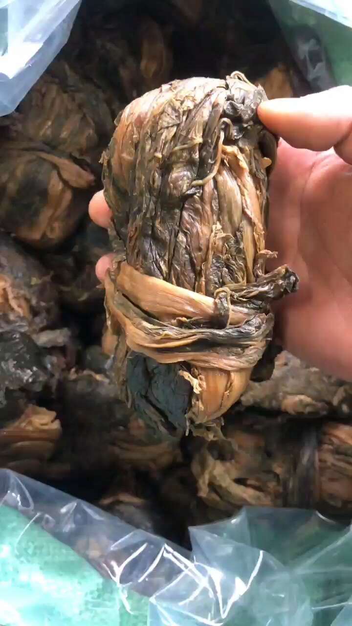 传统酱香梅菜，是做梅菜扣肉的上等选择。