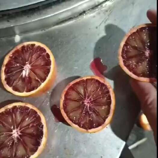 麻阳县血橙水份足，酸甜口味！