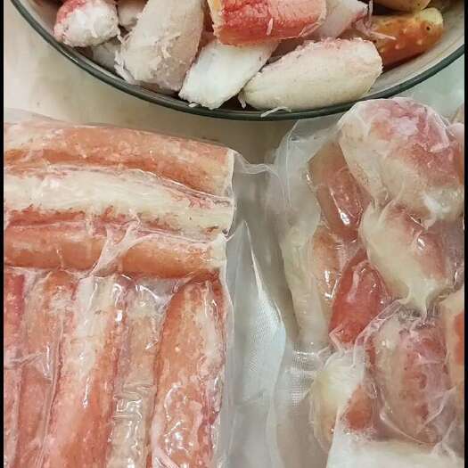 高端产品，纯蟹肉，解冻即食。俄罗斯大帝王蟹肉非合成