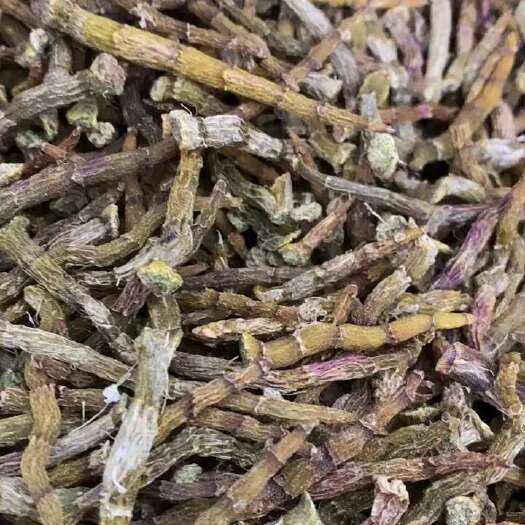 南靖县叉条石斛。年份长，胶质好。