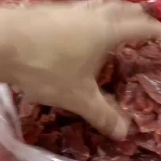 重庆市西餐店用了牛肉的边角料，无调理牛肉，人食用级别。