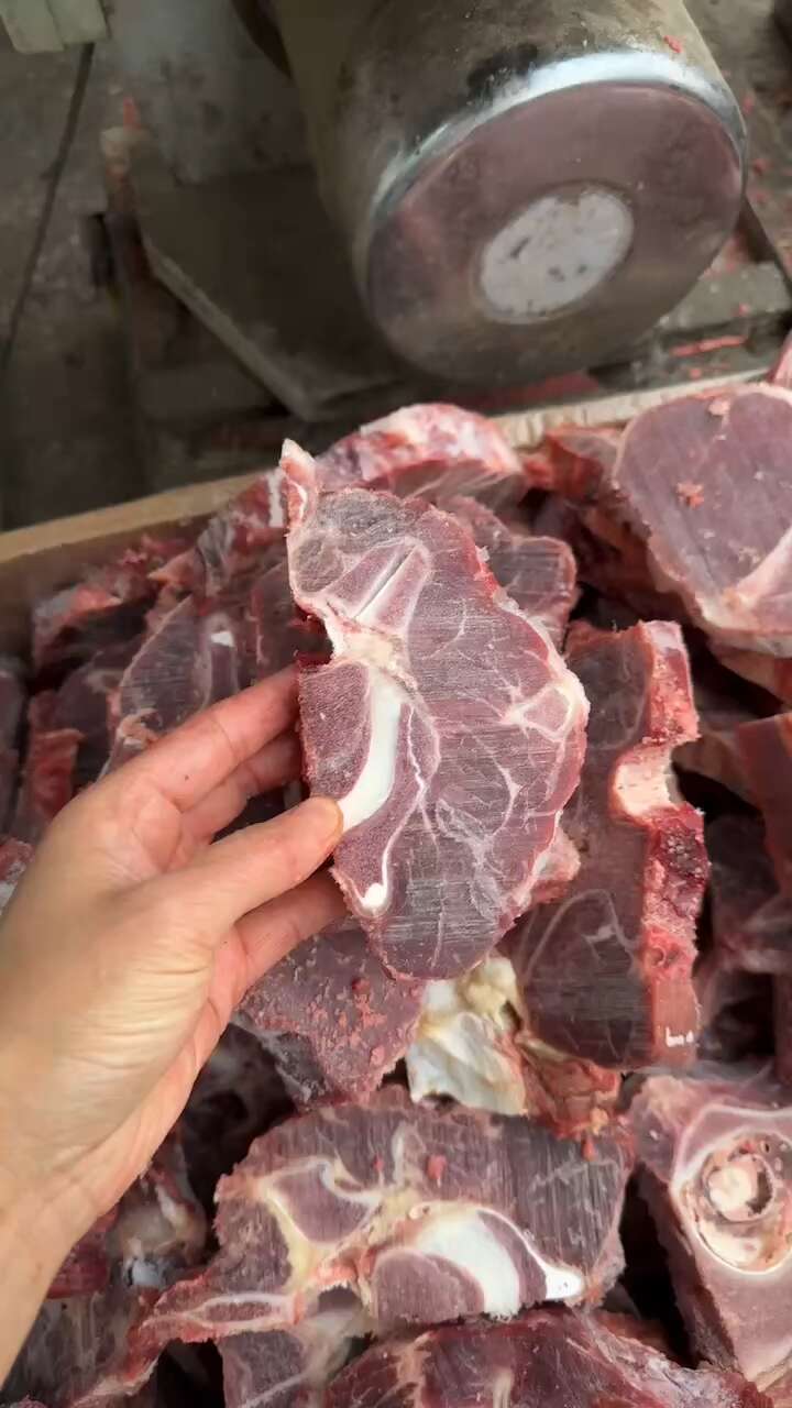 国产大满肉牛脖骨高质量的  肉多 不扣肉 一件起发 量大从优