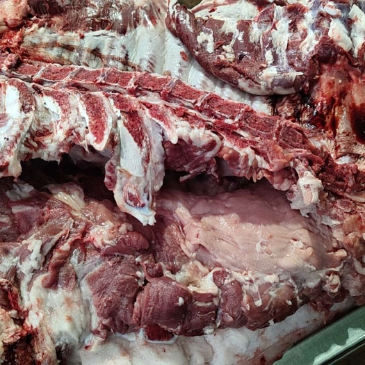 生态散养黑猪肉