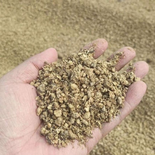 莘县出售晾晒金针菇菌渣，水分13以内，质量上乘，价格380/吨
