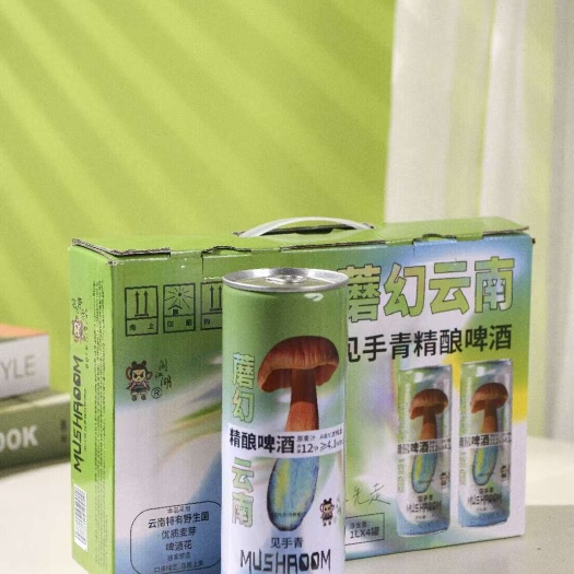丽江云南曲靖见手青啤酒礼盒装1L