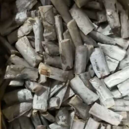 玉田县出散装带鱼段，2 块多一斤，15kg 一箱
