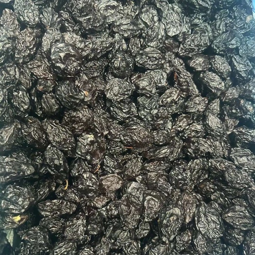 霍城县西梅精品现货，170-180颗粒，巴少油少，数量有限