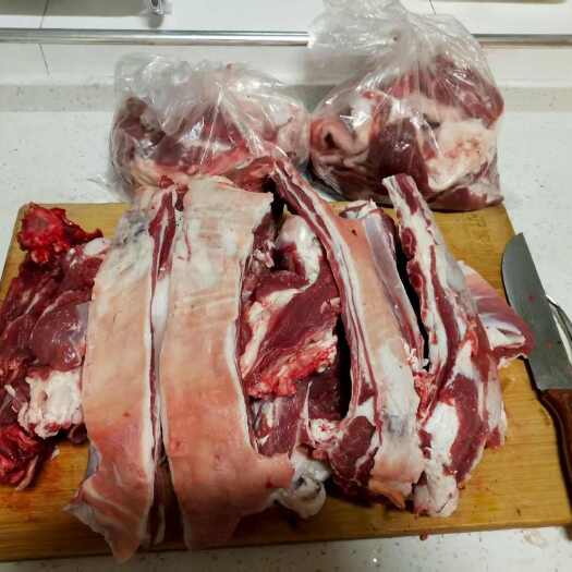 乌海内蒙古鄂尔多斯，正宗阿尔巴斯羊肉，吃过的都说好，没有一点羊膻