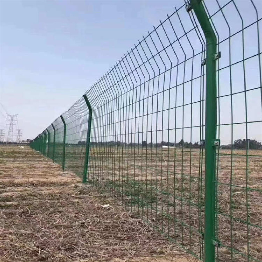 安平县双边丝护栏网 铁丝网 高速公路小区浸塑防护栅栏 养殖围栏