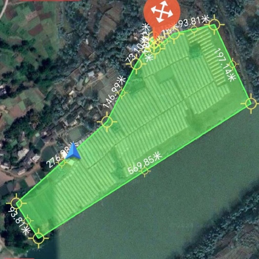 150亩紧临河边沙地，基地设施设备齐全，转让费详谈