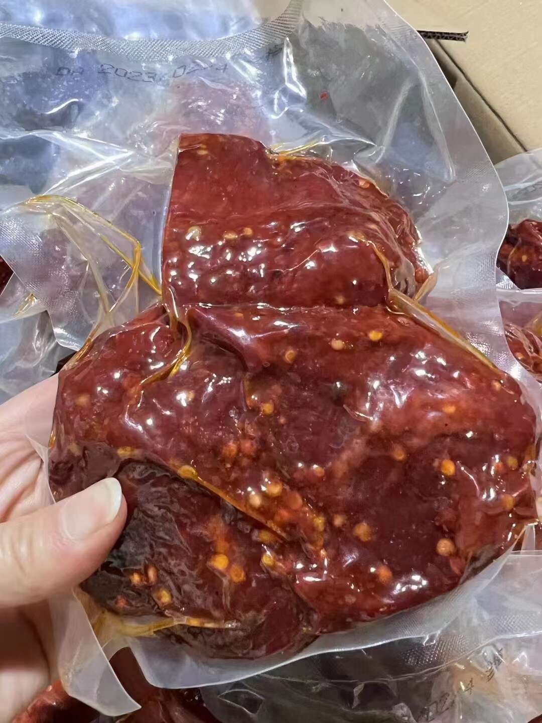 品质酱香肉，肉质紧实不漏真空，老厂货味道好