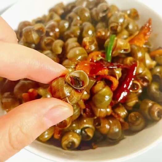 中牟县美鲜港麻辣田螺，6.5一袋，加热即食，一分钟出餐