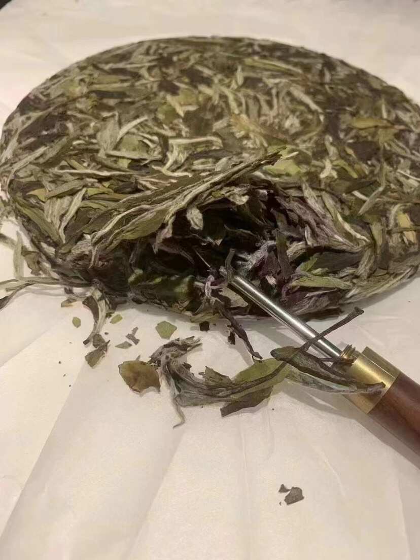 - 白茶一叶一芽牡丹饼，极速发货，花香浓郁，水甜可口