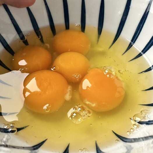 武汉土鸡蛋（一箱是360个，大概有带箱子41斤）