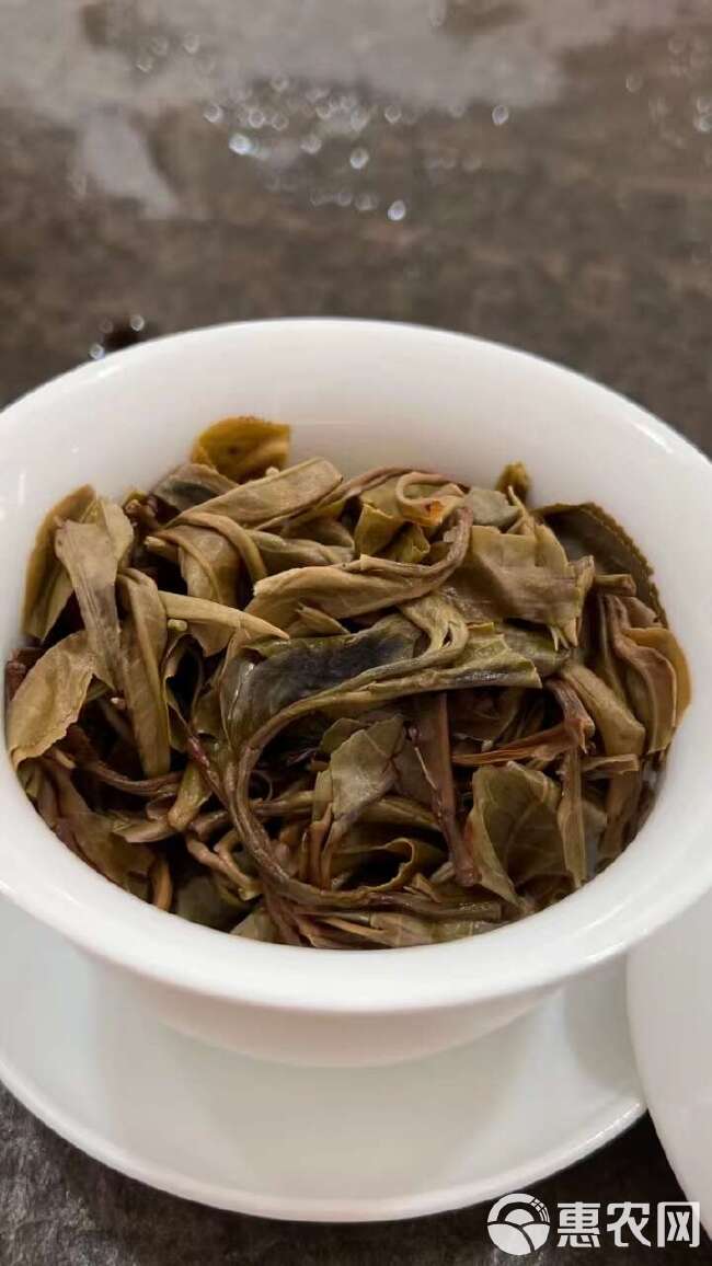 弯弓古树茶，香柔水甜，回甘强烈，喉韵清凉开阔，耐泡，尾水甜