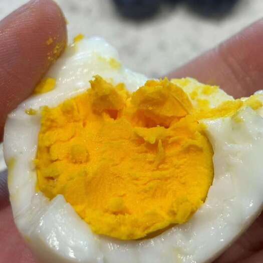 土鸡蛋山里散养无腥味，无抗生素，营养丰富。