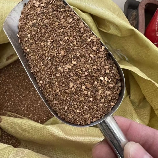 巨鹿县芝麻粕：蛋白44，水分10。代替部分豆粕使用。