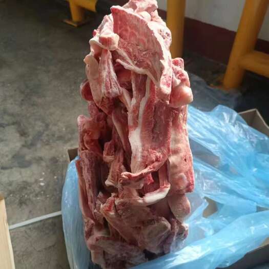 128羔羊羽骨  骨头小  肉厚  很瘦 带一条板筋