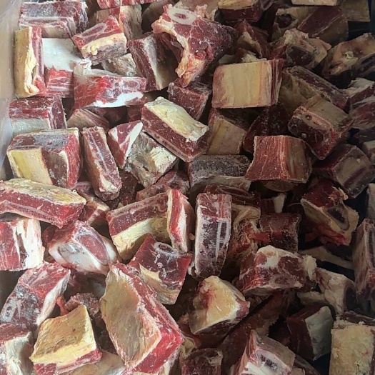 阳信县牛肋排，牛排切块，精修去油，肉厚不肥，不老不柴，地摊牛排火锅
