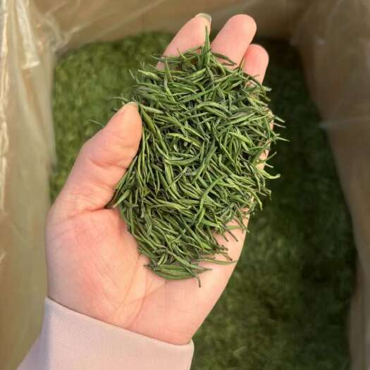 湄潭县09圆条芯子，颜色翠绿，颗粒匀整