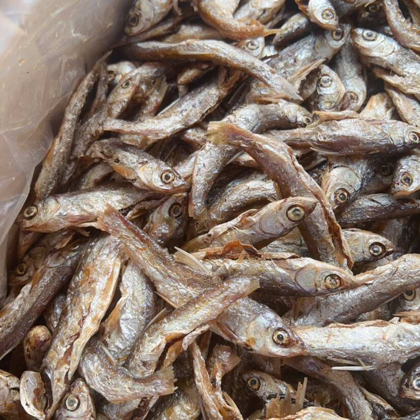 开肚油炸白条鱼 展会地摊电商油 白条鱼 兰刀鱼干 干鱼