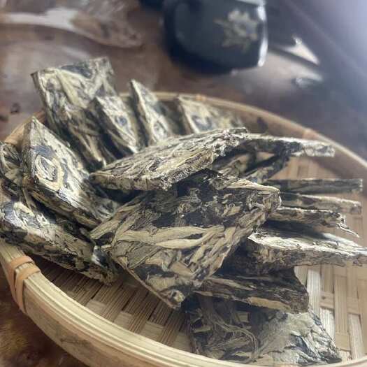 景谷县云南高海拔白茶，月光美人薄片茶一片一泡，方便携带卫生干净散装