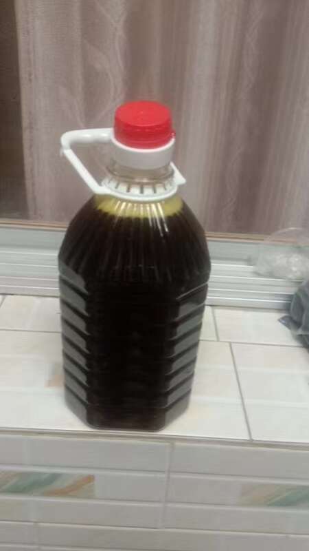 富平县莱籽油农家压榨纯正菜籽油，剂，放心购买！