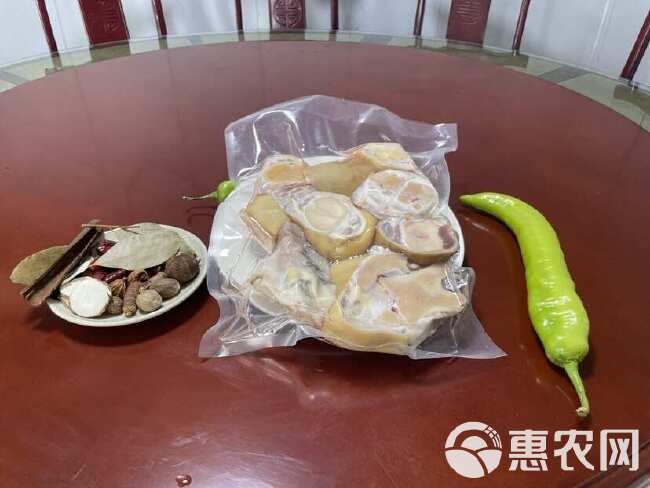 火烧牛蹄，剁块牛蹄，生牛蹄切块