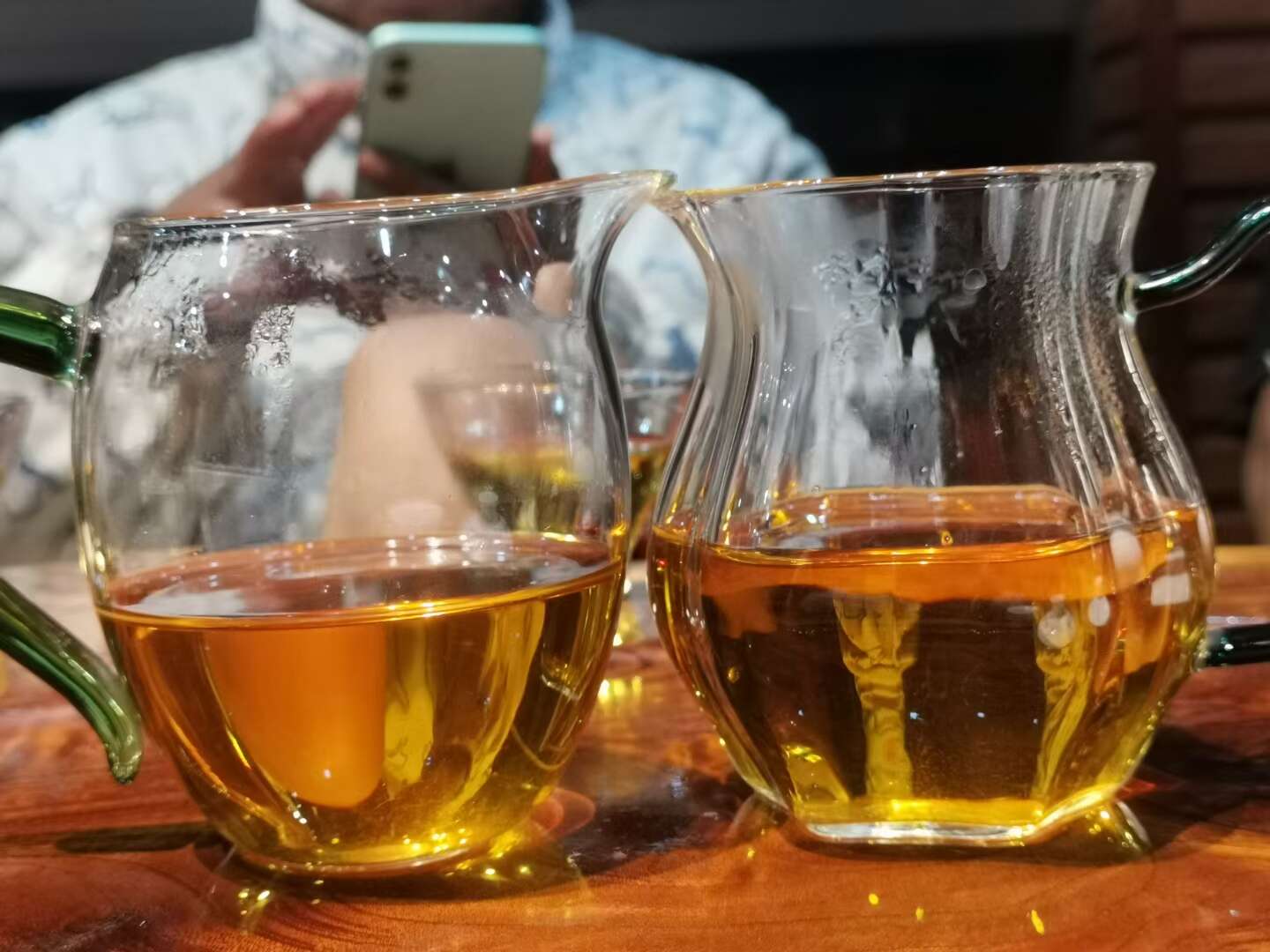 云南古树红茶，景迈山古树晒红，自产自销古树红茶，