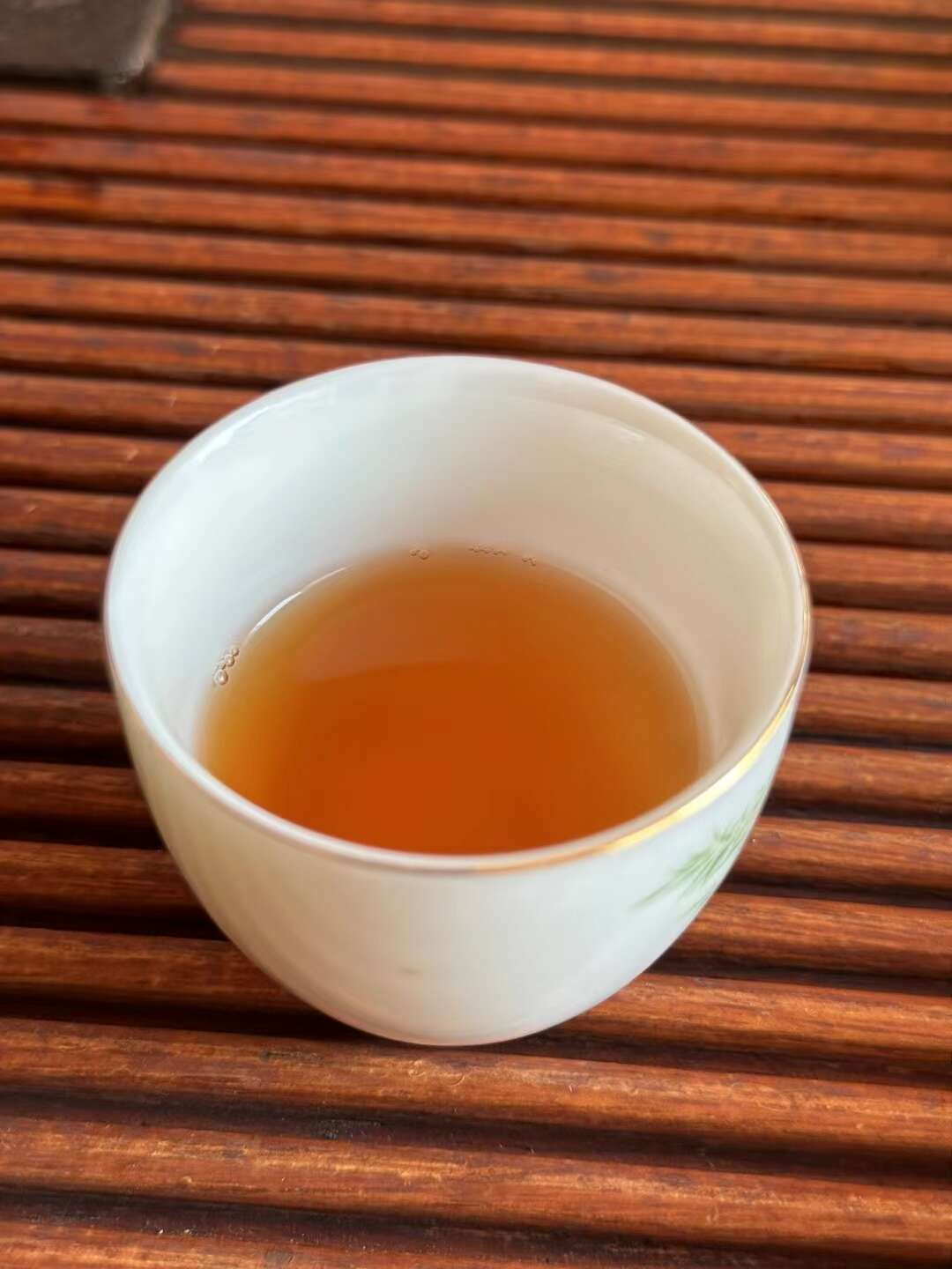 云南古树红茶，景迈山古树晒红，自产自销古树红茶，